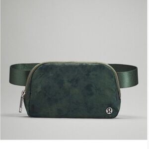 lululemon everywhere belt bag 1L
